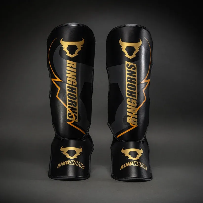 Протектори за крака - Ringhorns Charger by Venum Shin Guards - Black/Gold