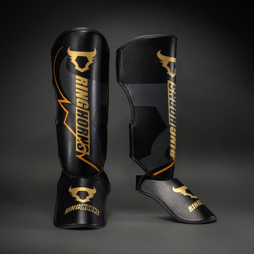 Протектори за крака - Ringhorns Charger by Venum Shin Guards - Black/Gold