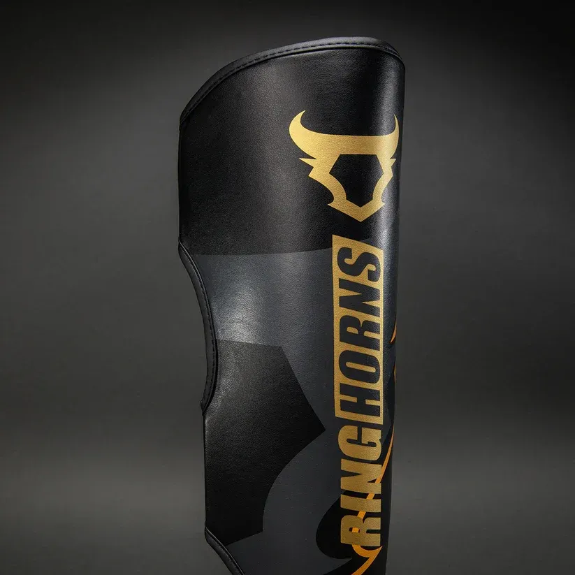 Протектори за крака - Ringhorns Charger by Venum Shin Guards - Black/Gold